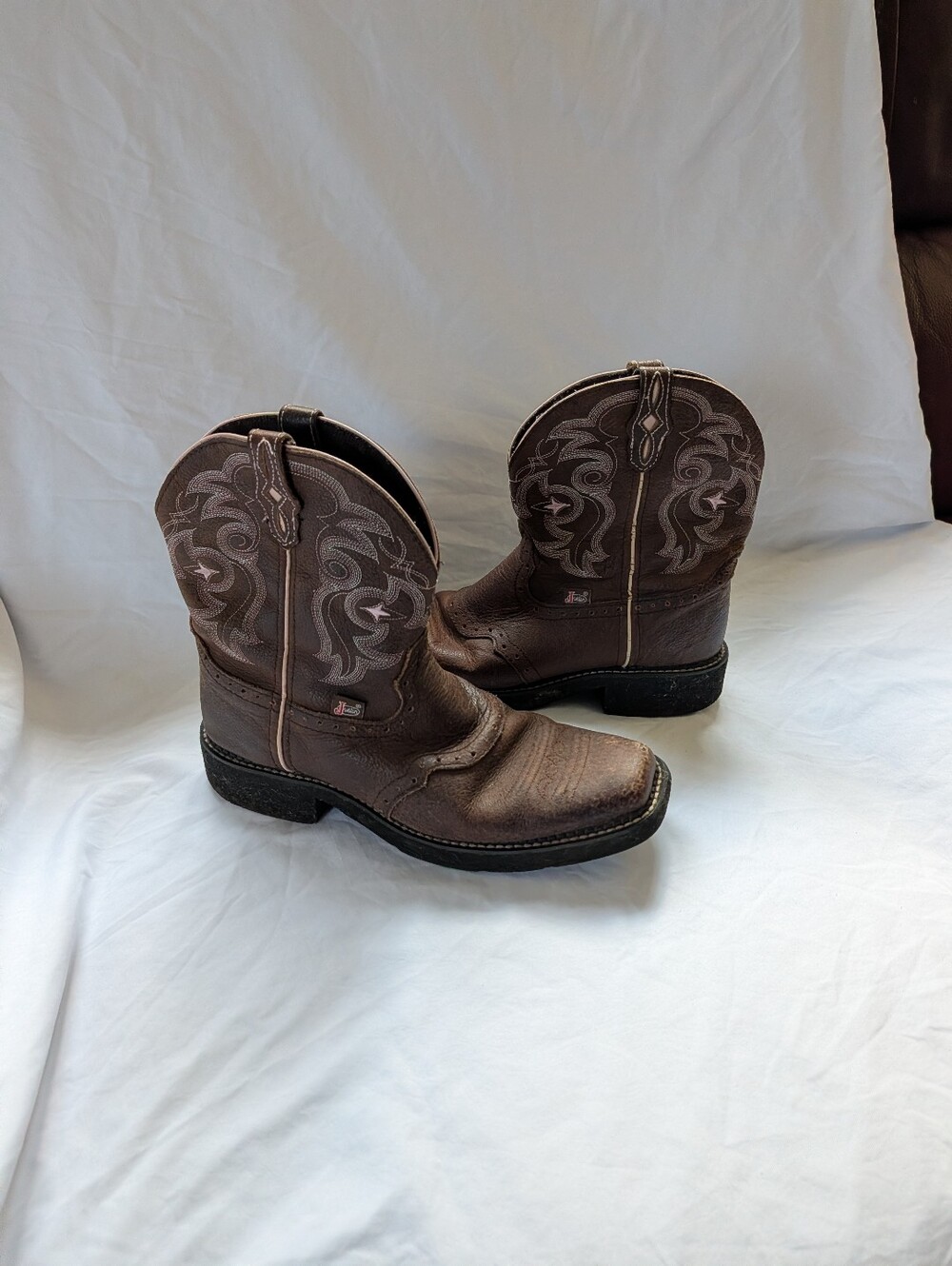 Justin Gypsy (Style L9965) Square Toe Western Boots, Womens 10 B